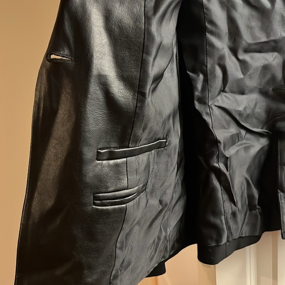 Black blazer with leather detail - Picture 6 of 6